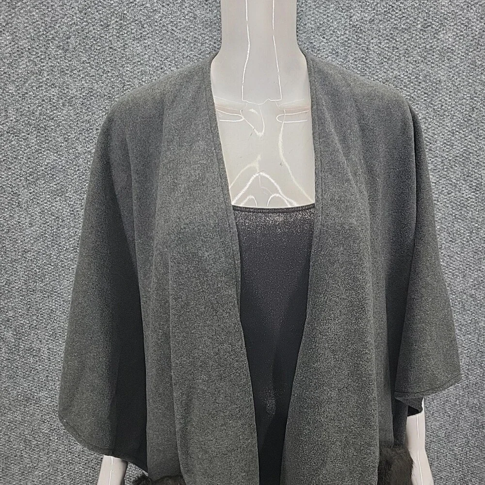 Joan Rivers Polar Fleece Ruana with Faux Fur Pockets One Size Plus Gray Topper